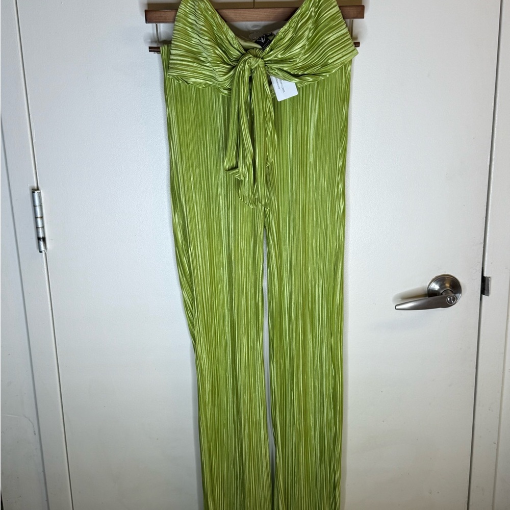 Green Pleated High-Waist Pants and Top
